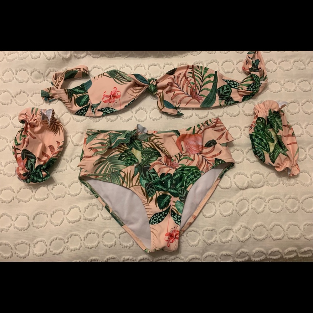 Small Tropical Bikini with arm accessories